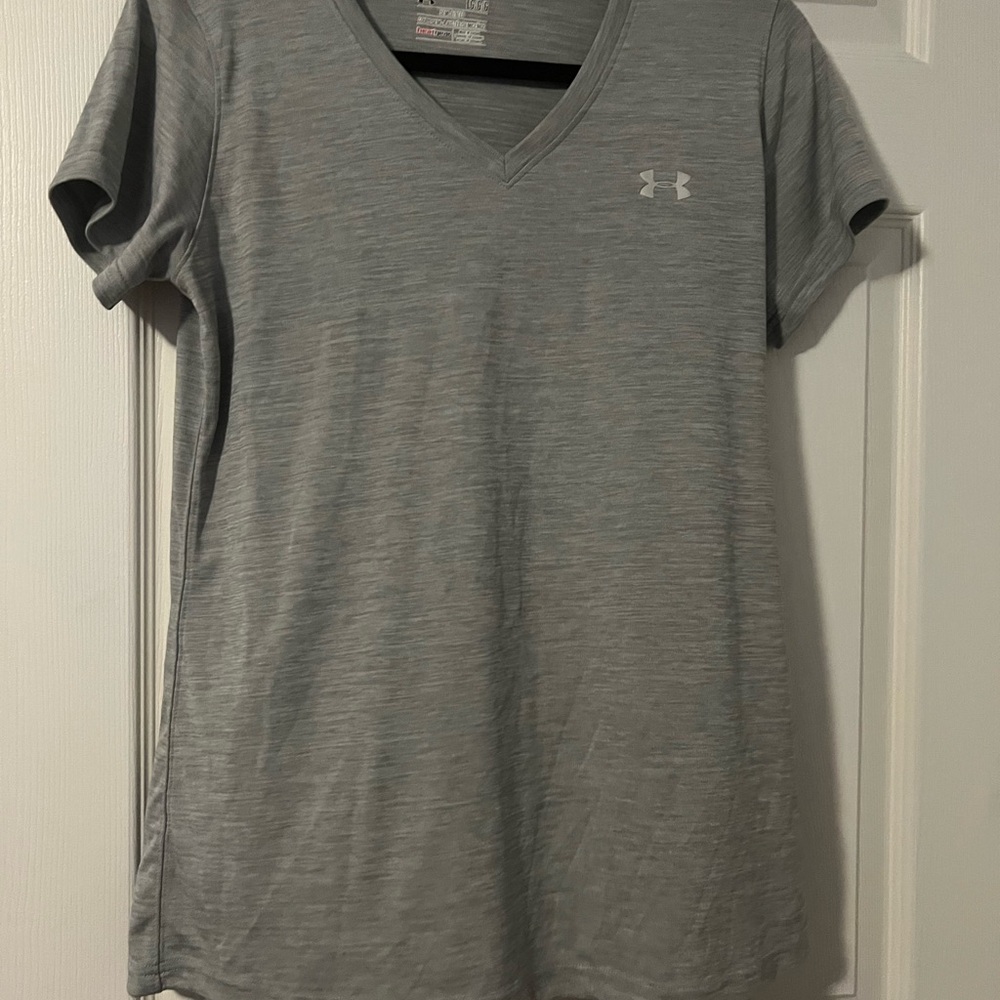 Under Armour Women's Light Gray V-Neck Tee
